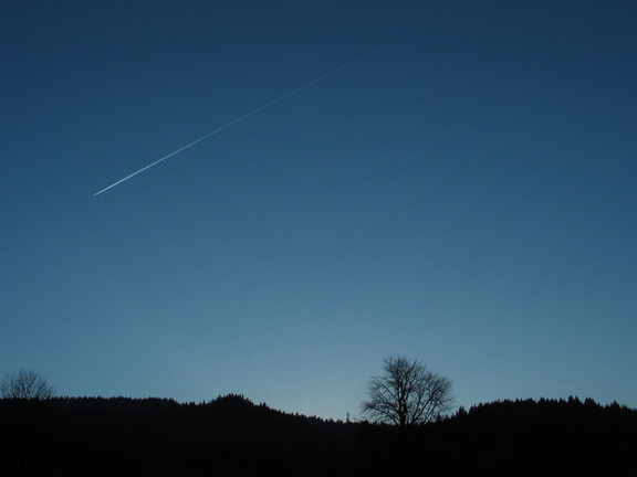 Jet contrail