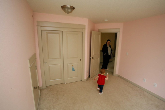 100425 HouseHunting 458